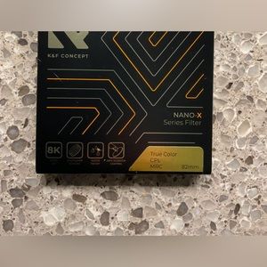 Mint condition lens filter 82mm true color